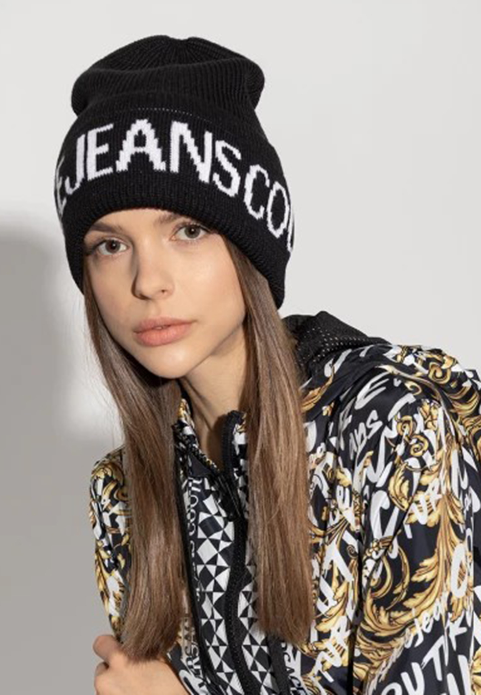 картинка Шапка VERSACE JEANS COUTURE от магазина Одежда+