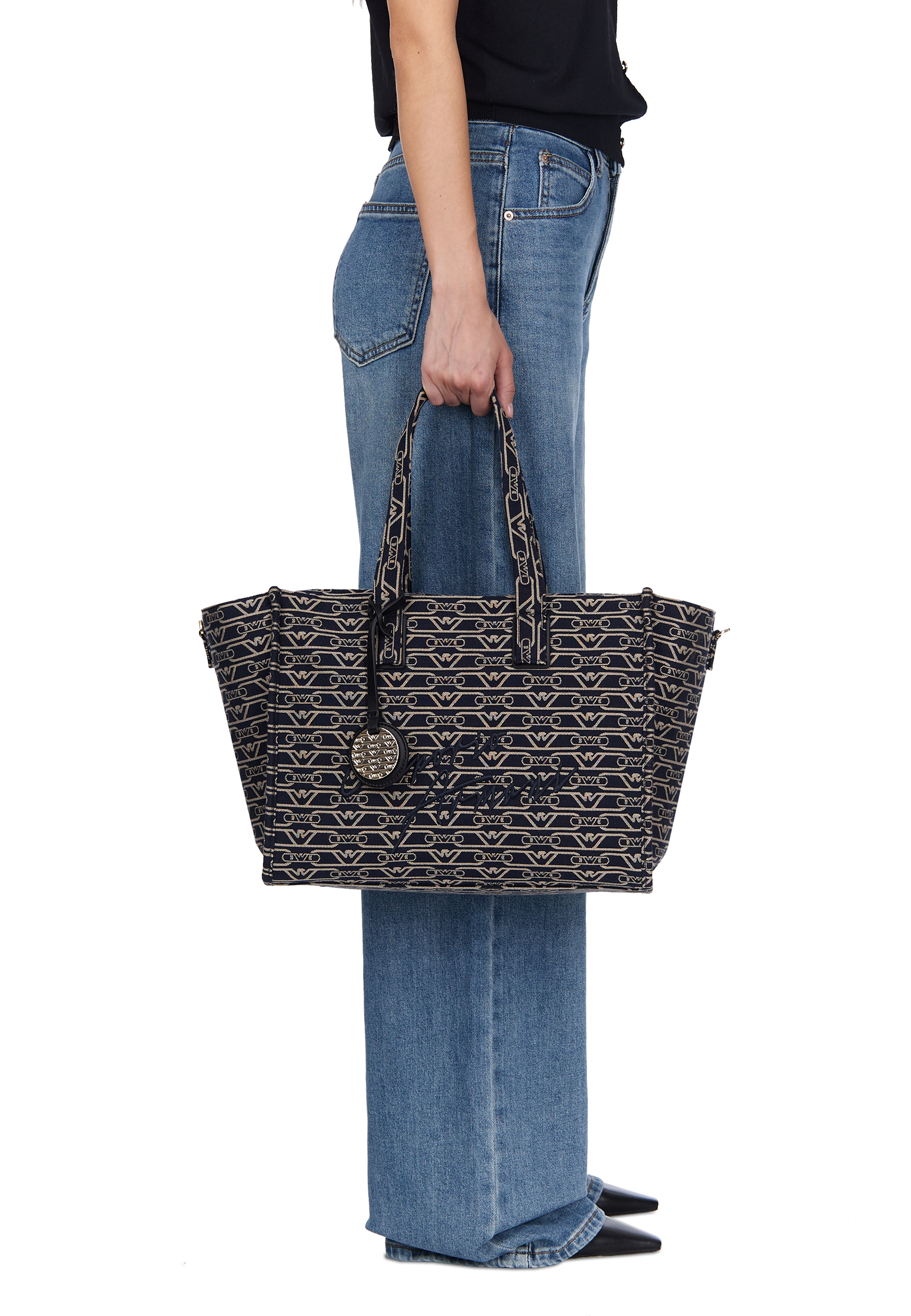 картинка Сумка EMPORIO ARMANI от магазина Одежда+