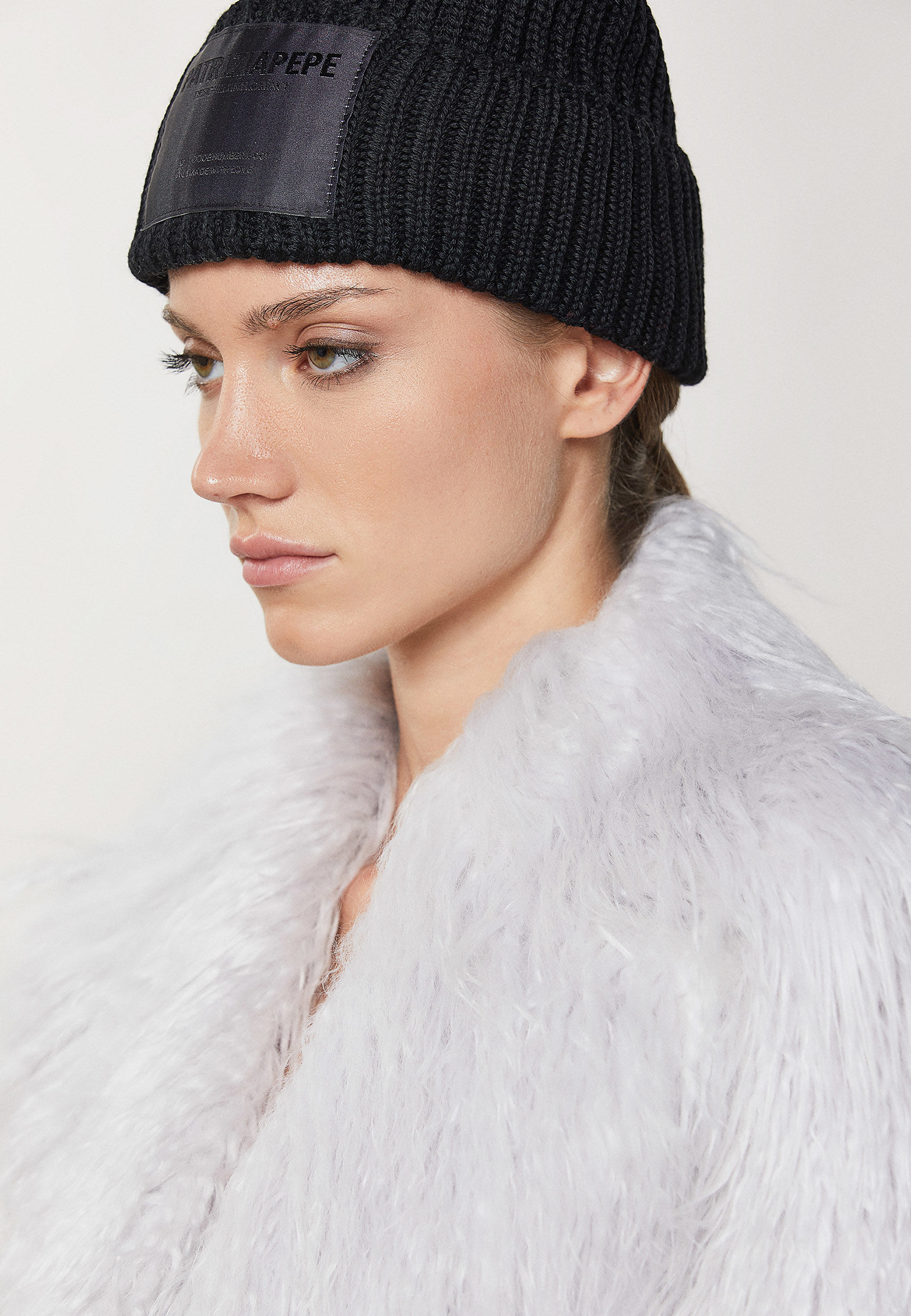 картинка Шапка PATRIZIA PEPE от магазина Одежда+