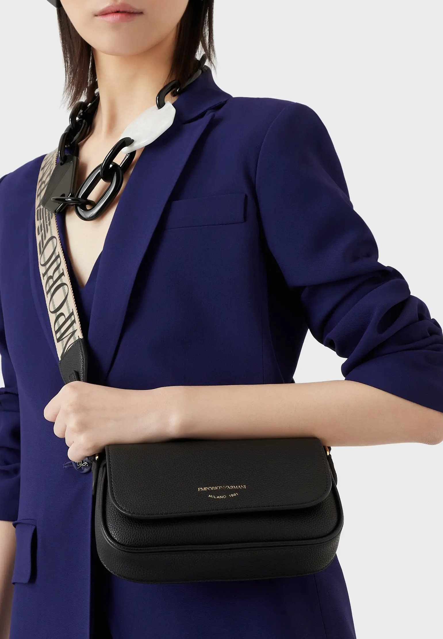 картинка Сумка EMPORIO ARMANI от магазина Одежда+