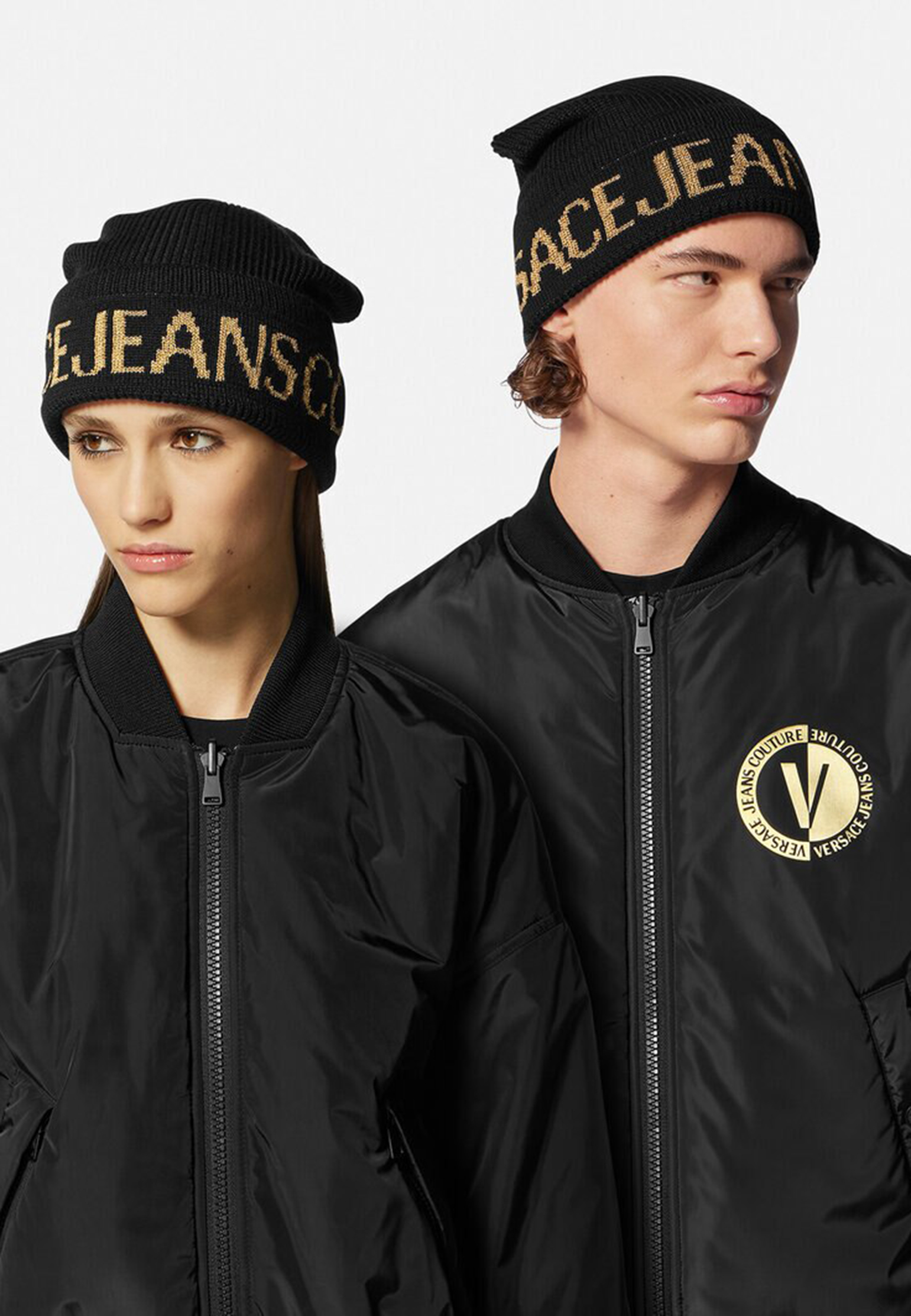 картинка Шапка VERSACE JEANS COUTURE от магазина Одежда+