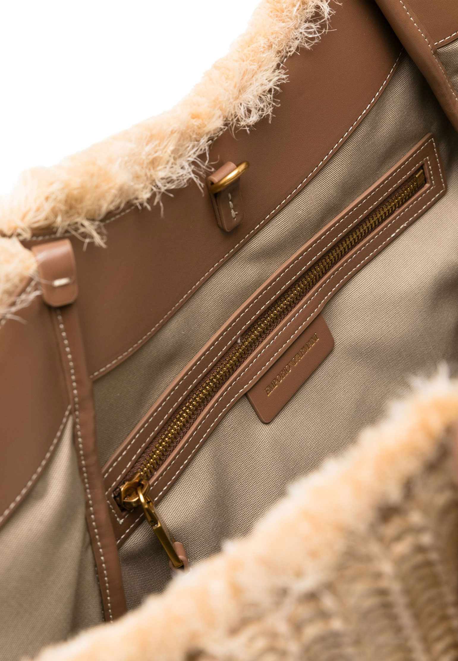 картинка Сумка EMPORIO ARMANI от магазина Одежда+