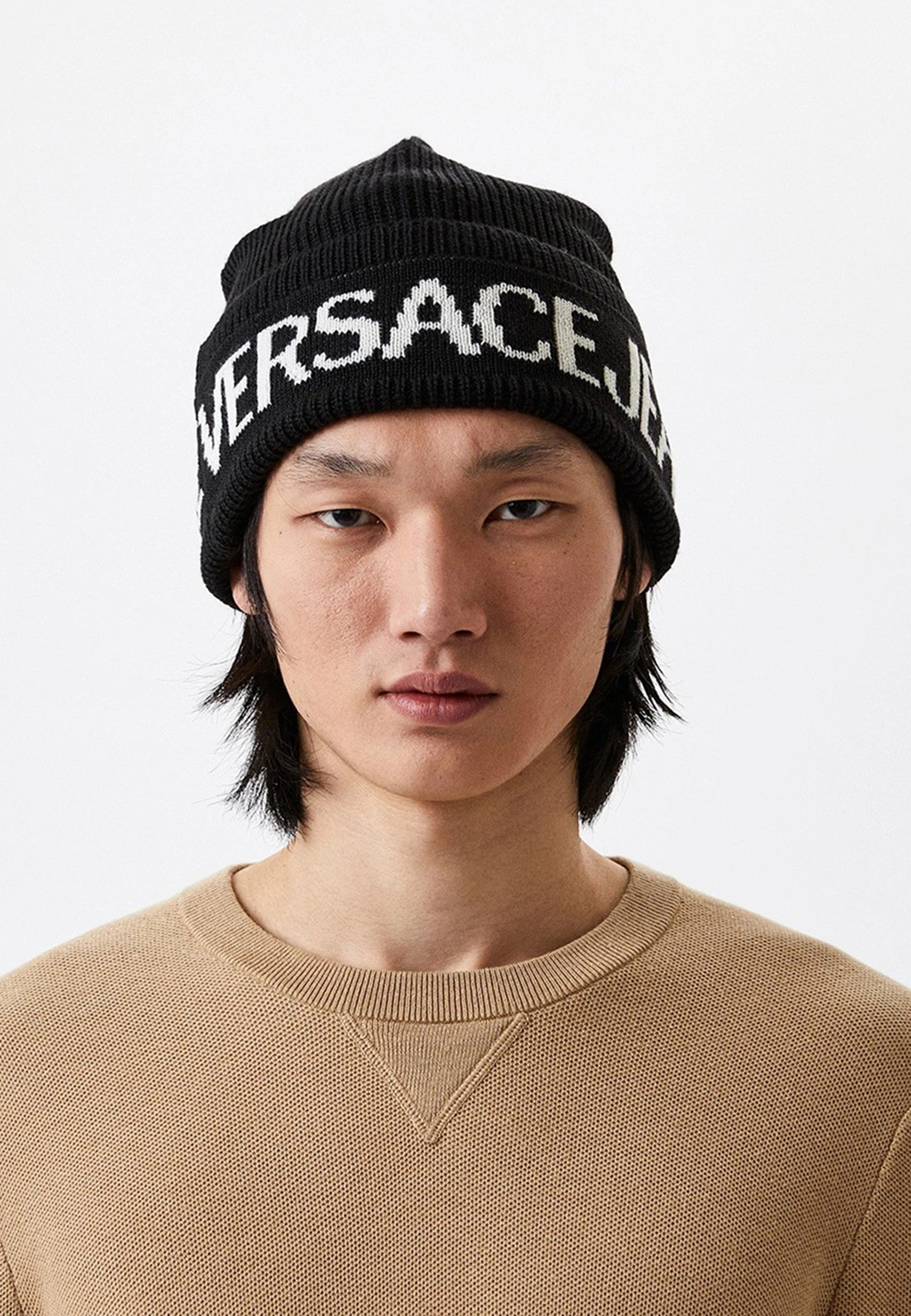 картинка Шапка VERSACE JEANS COUTURE от магазина Одежда+